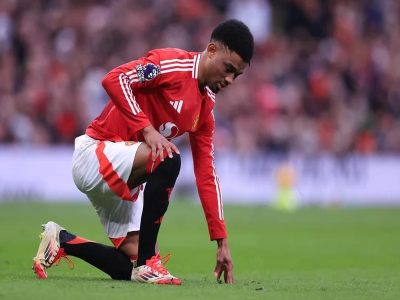 TA：曼联球员多古腿筋受伤，预计伤缺10周